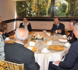 Su Alteza Real el Príncipe de Asturias durante la reunión con la delegación de México, donde se informó a Don Felipe de los preparativos de la próxima